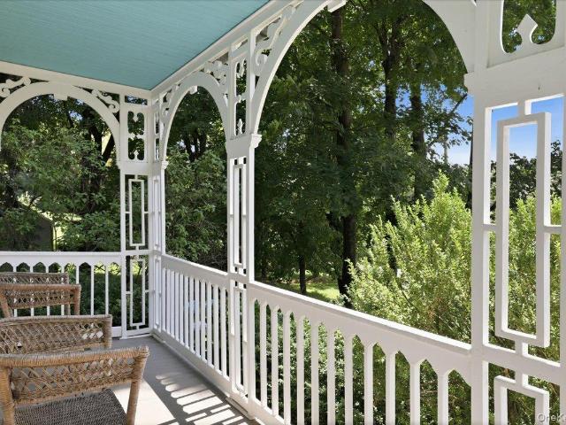 House for sale in Bedford Four Corners, Town of Bedford
