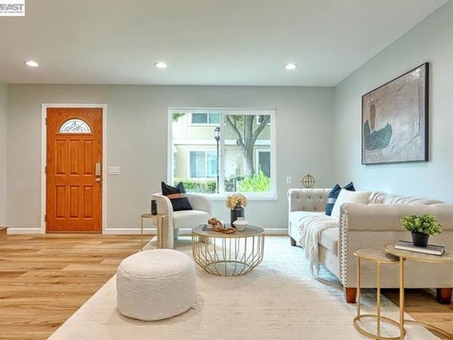 Townhouse for sale in Union City, California