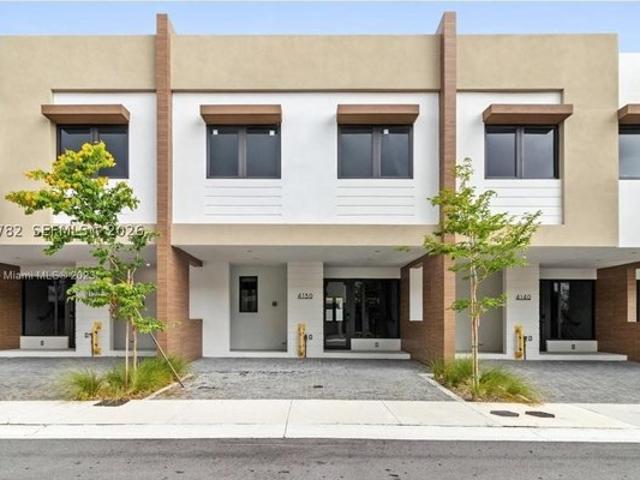 Townhouse for sale in Dania, Florida