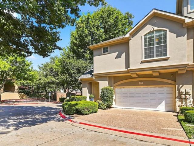 Townhouse for sale in Addison, Texas