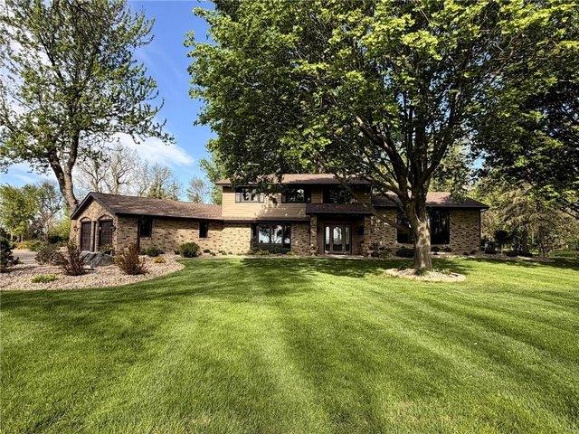 House for sale in Windom, Minnesota