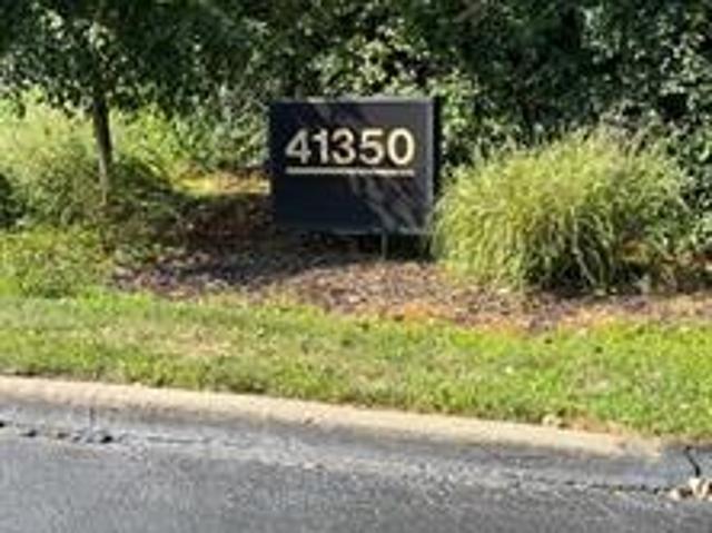 Condo for sale in Bloomfield Hills, Michigan