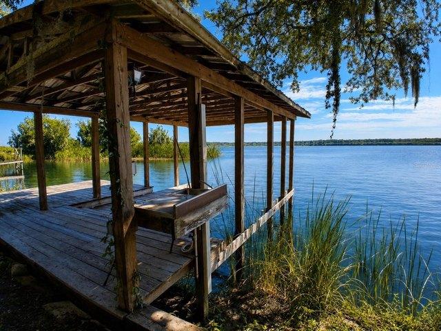 House for sale in Lake Panasoffkee, Florida