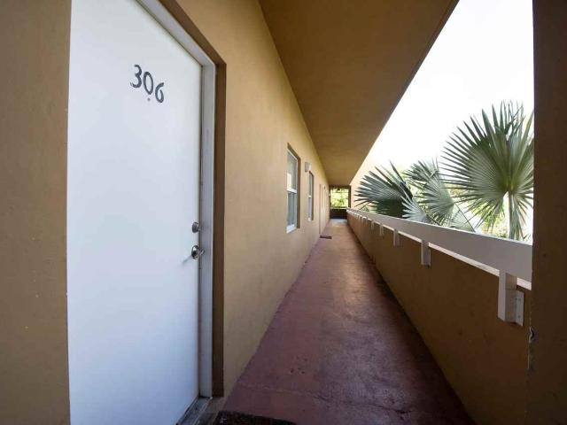 Apartment for rent in Dania, Florida
