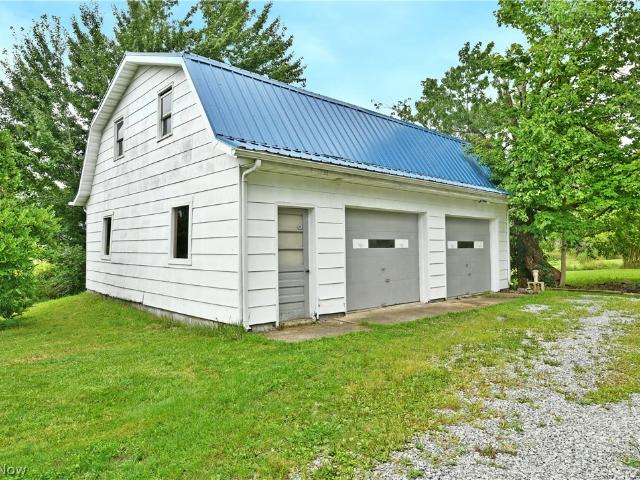 House for sale in Farmdale, Ohio