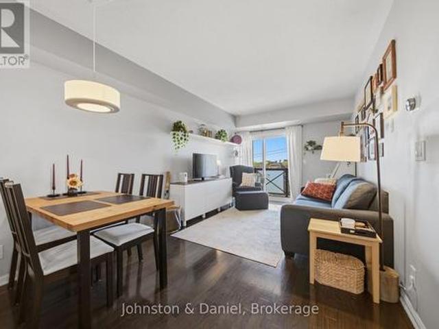 Condo for sale in Scarborough Southwest, Toronto