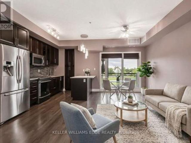 Condo for sale in Oakville, Golden Horseshoe