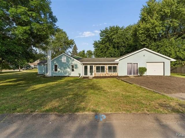House for sale in Fenton, Michigan