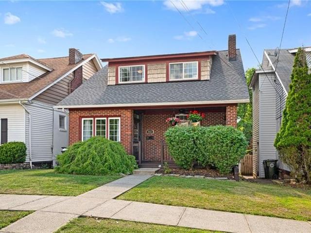 House for sale in Oakmont, Pennsylvania