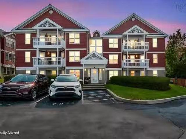 Condo for sale in Paper Mill Lake, Bedford