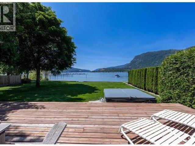 House for sale in Sicamous, British Columbia