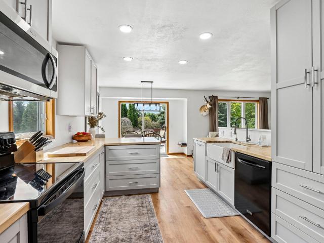 House for sale in Hartford, Wisconsin