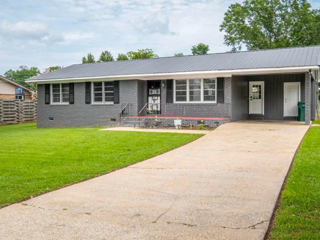 House for sale in Weaver
