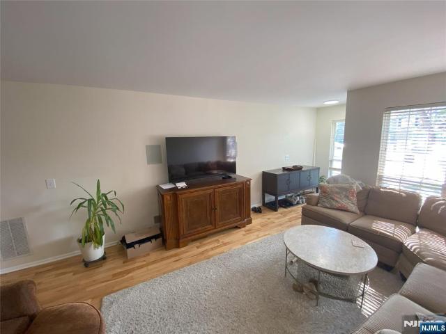 Townhouse for sale in Mahwah Townhouse for sale in Mahwah