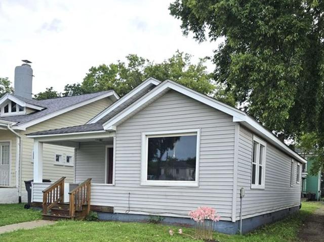 House for sale in Pekin, Illinois