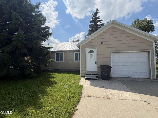House for sale in Crosby, North Dakota