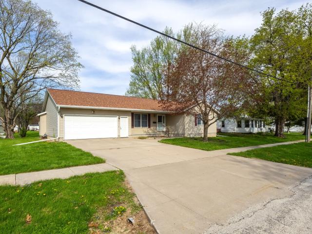 House for sale in Cambridge, Illinois