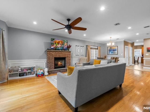 Townhouse for sale in Cliffside Park