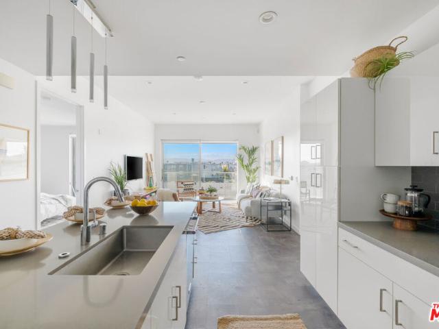 Condo for sale in Canoga Park, California