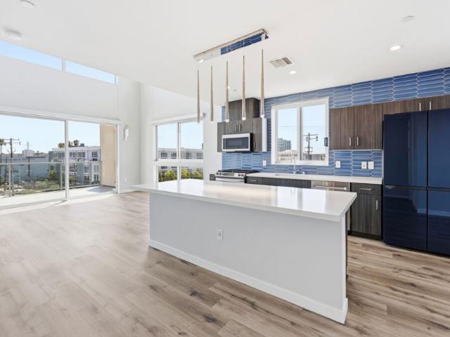 Condo for sale in Canoga Park, California