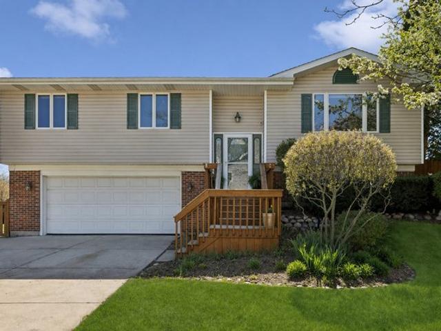 House for sale in Hoffman Estates, Illinois