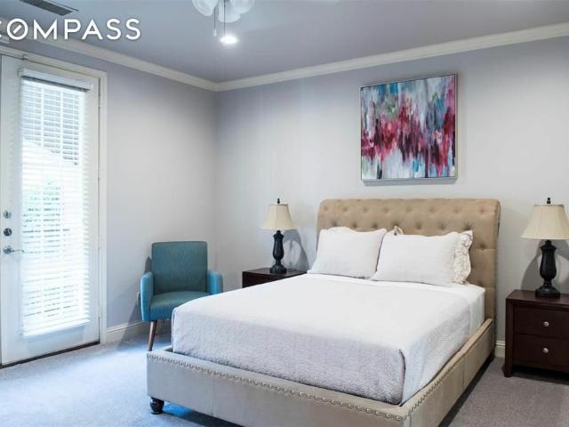 Townhouse for rent in Dallas