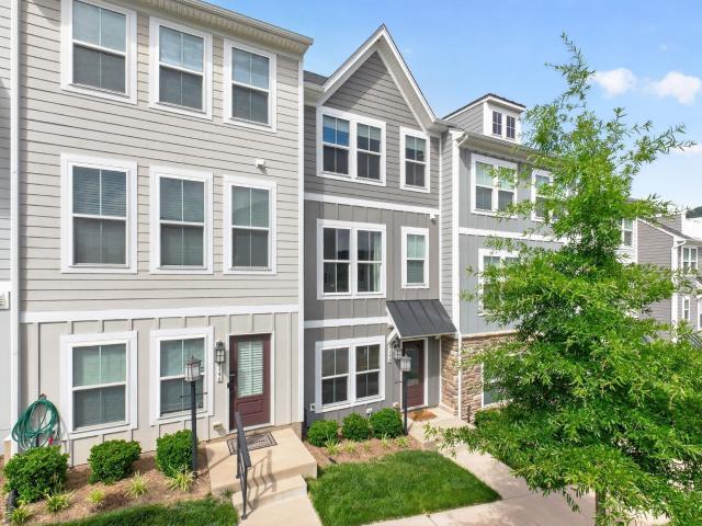 Townhouse for sale in Virginia