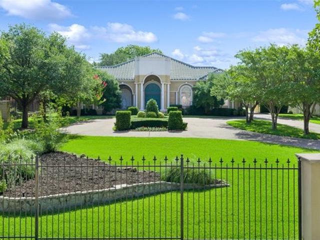 House for sale in Grapevine, Texas