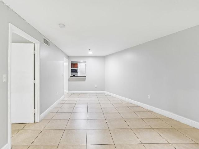 Apartment for rent in Dania, Florida