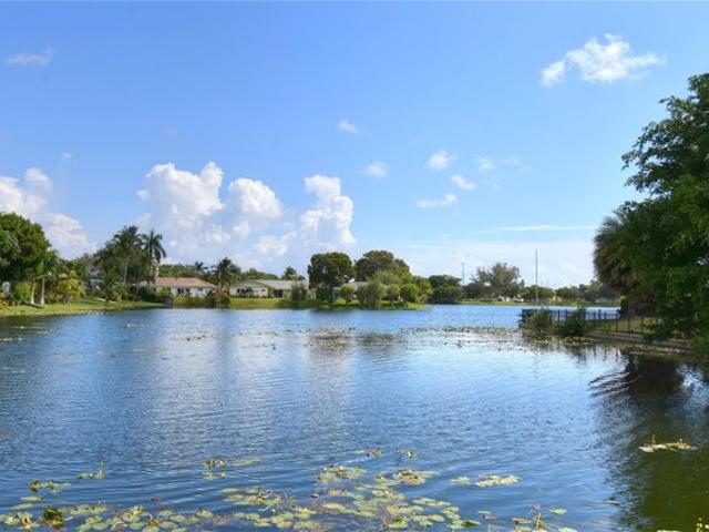 House for sale in Oakland Park, Florida