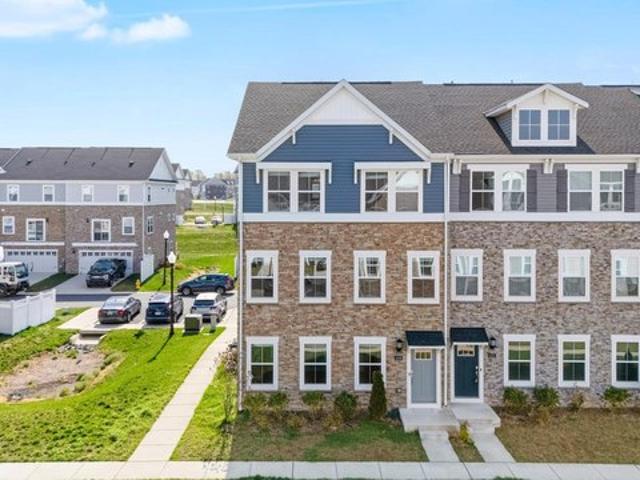 Townhouse for sale in White Plains, Charles County