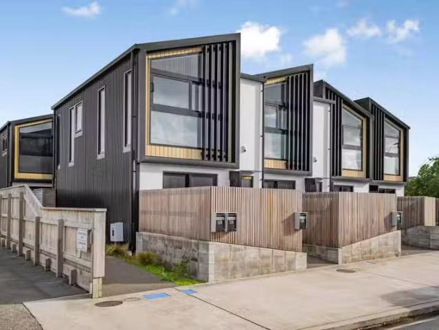 Apartment for sale in Days Bay, Wellington