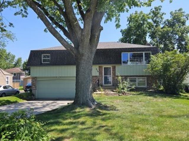 House for sale in Mchenry, Illinois