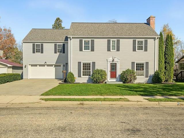 House for sale in Dodgeville, Iowa County