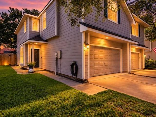 Townhouse for sale in Dickinson, Galveston County