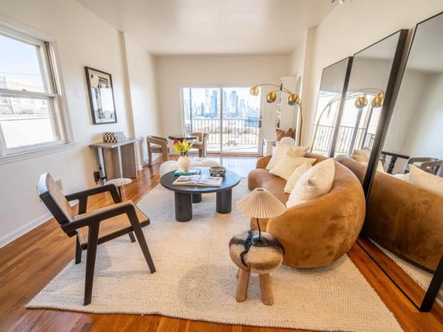 Condo for sale in Hudson, New Jersey