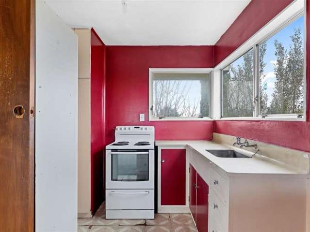 House for sale in Chaslands, Canterbury