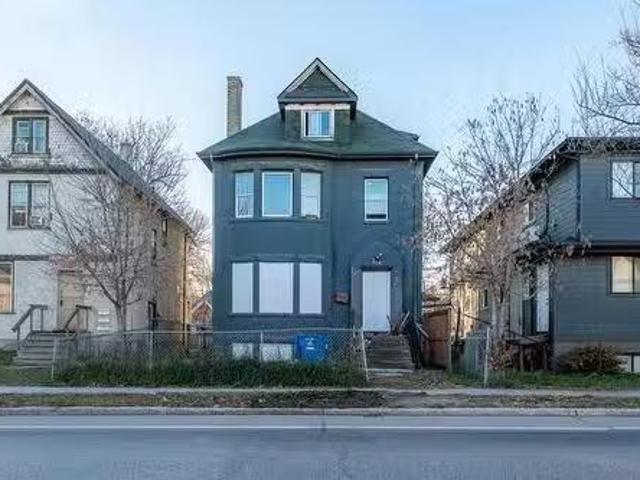 House for sale in East St. Paul, Manitoba