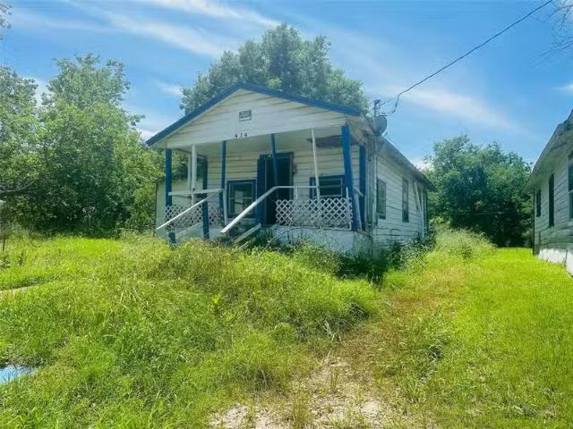 House for sale in Corsicana