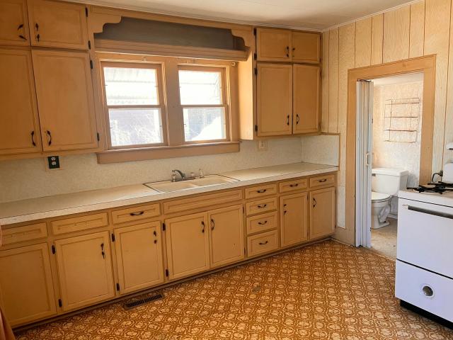 House for sale in Carthage, Missouri