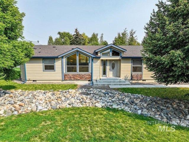 House for sale in Genesee, Idaho