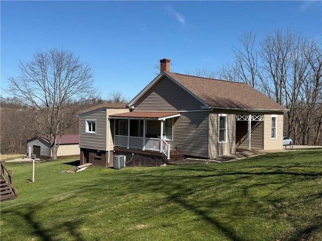 House for sale in Claysville, Pennsylvania