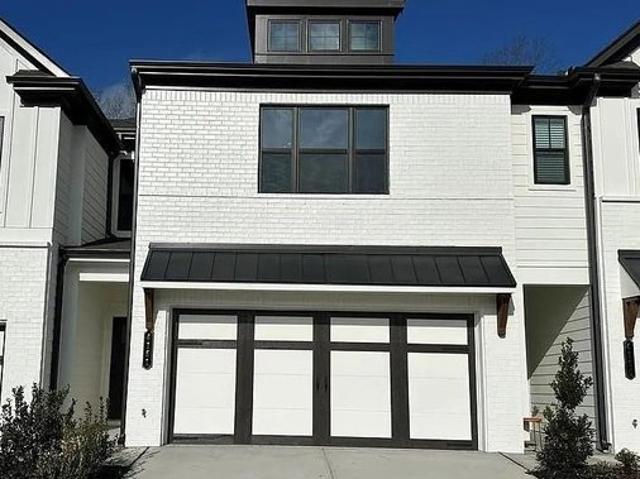 Townhouse for sale in Oakwood, Georgia