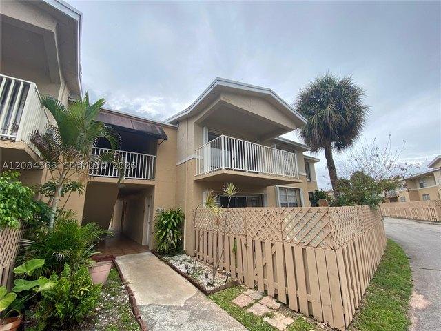 Condo for sale in Doral, Florida