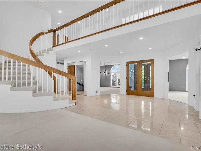 House for sale in West Bloomfield, Michigan