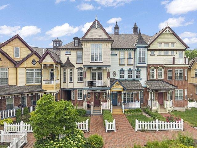 Condo for sale in Naperville, Illinois