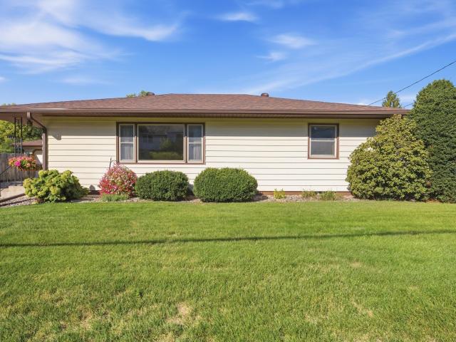 House for sale in Onalaska, La Crosse County