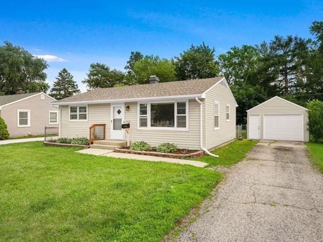House for sale in Mchenry, Illinois