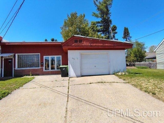 House for sale in Munising, Michigan