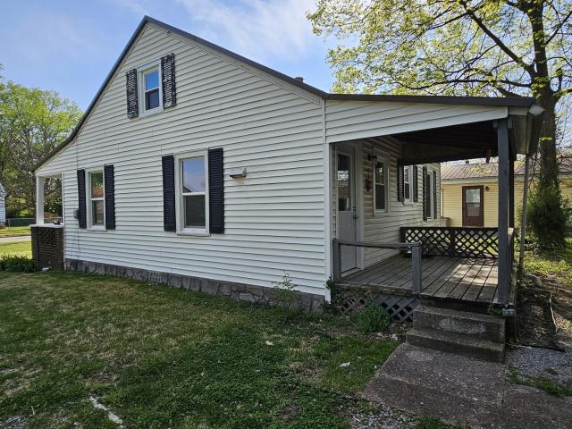 House for sale in Fairfield, Illinois
